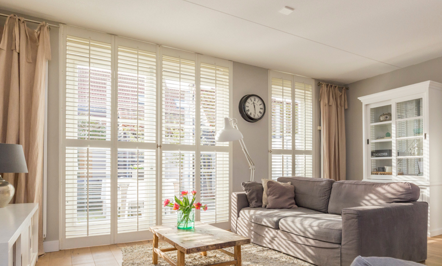 Raambekleding waar licht, privacy en sfeer samenkomen