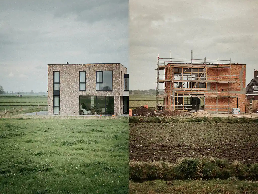 Nieuwgebouwde gezinswoning met bakstenen gevel aan de rand van een groene polder in Midden-Delfland, met bouwsteiger op aangrenzend perceel.