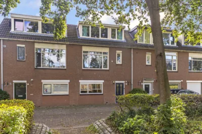 B. Thoenplantsoen 47, ‘s-gravenhage