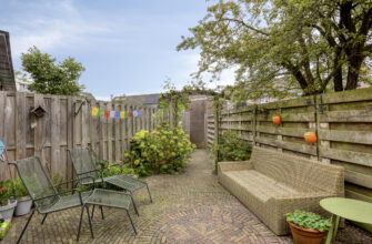Tussenwoning te koop: Dr. G. Knuttelstraat 11, 'S-Gravenhage