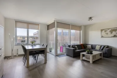 Oranjewerf 98, Maasdijk