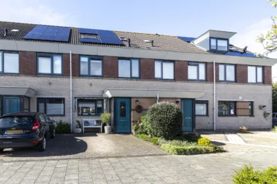 Goudenregenstraat 14, Monster