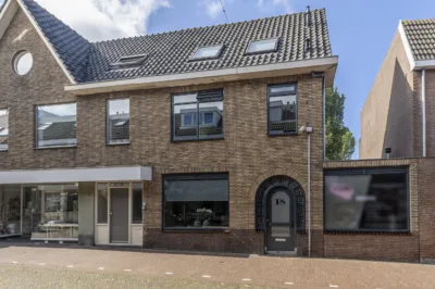 Molenstraat 18, Monster